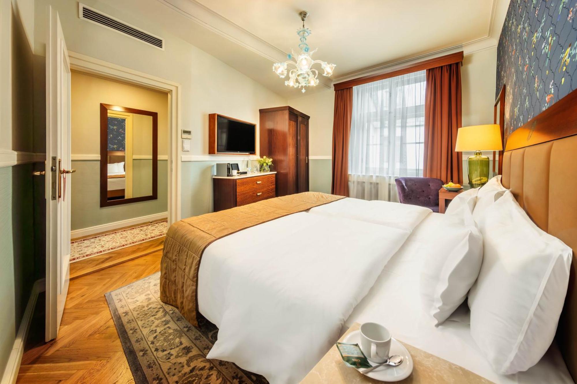 Esplanade Hotel 5*